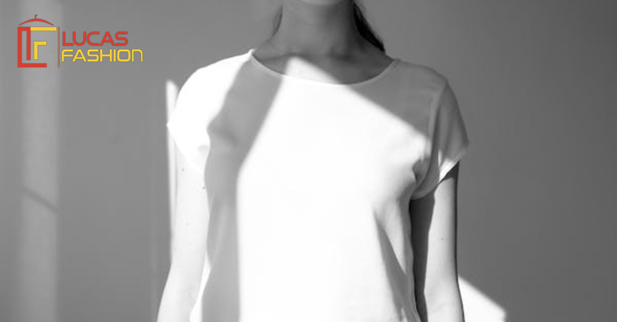 How to Tuck in a T-Shirt